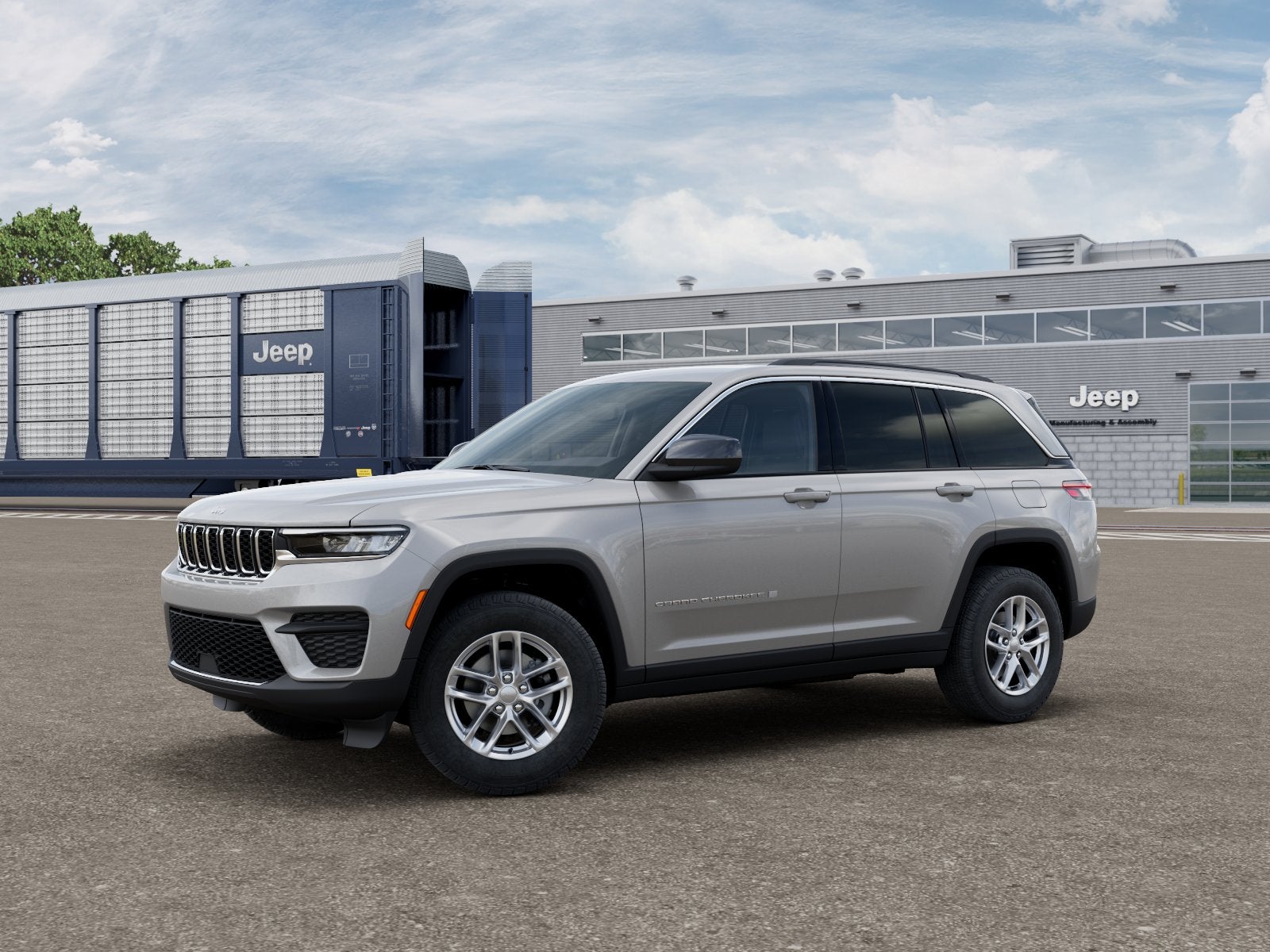 2026 Jeep Grand Cherokee GRAND CHEROKEE LAREDO 4X4 in Silver Zynith Exterior Paint — front three-quarter view